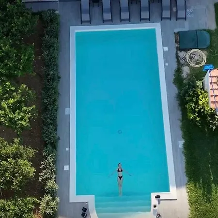 Villa Lemon Gold
